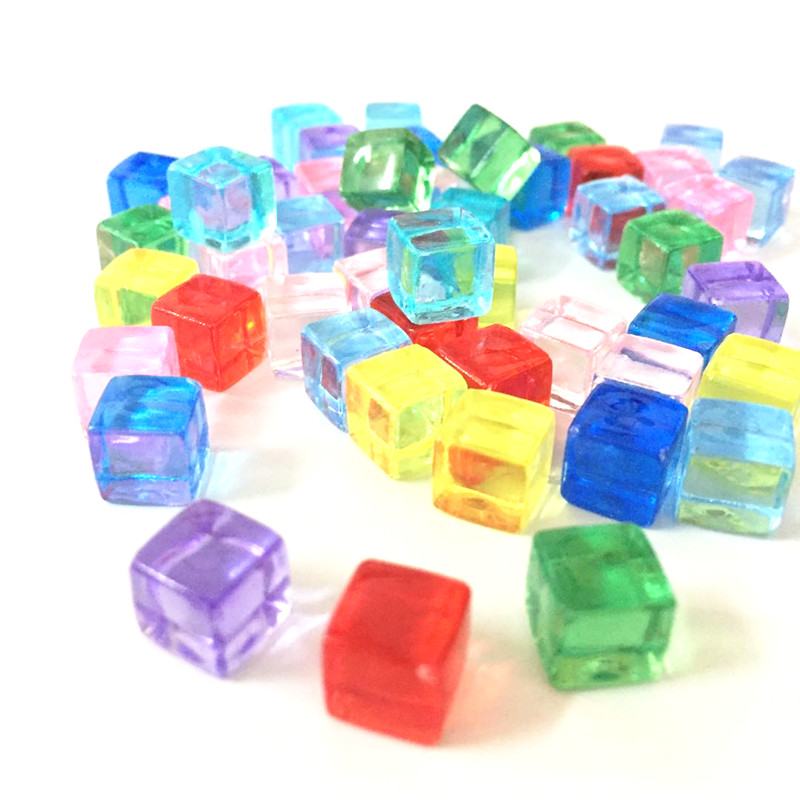 Board Game Bang - 50ピース/セット13色8ミリメートル透明スクエアコーナーカラフルなクリスタルサイコロチェスピース直角ふるいのためのパズルゲーム