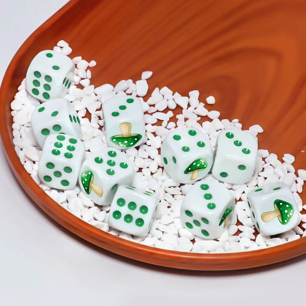 6個入りのかわいい緑のキノコ型D6ダイスセット、ボードゲーム - Board Game Night のレビューと価格