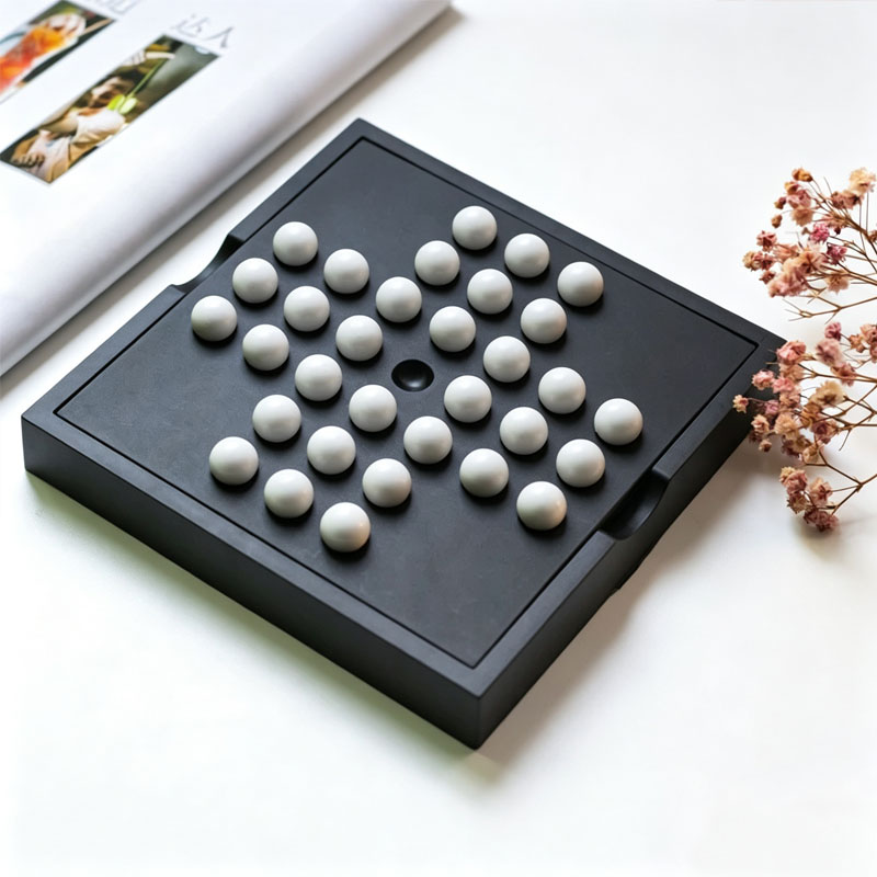 ヨーロッパクラシックシングルチェスペグソリティア教育用戦略ボ - Board Game Education のレビューと価格