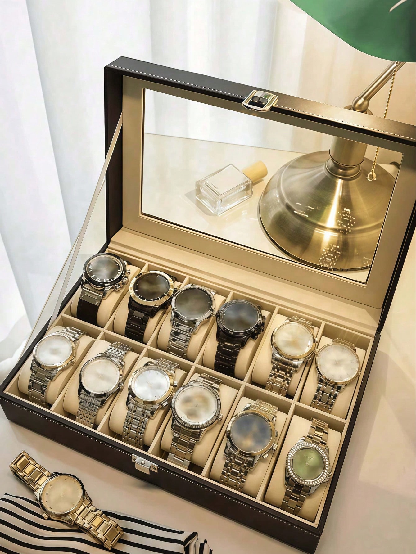ロック付きレザー時計ボックス、大容量時計ディスプレイケース、 - Token Tray Organizer のレビューと価格